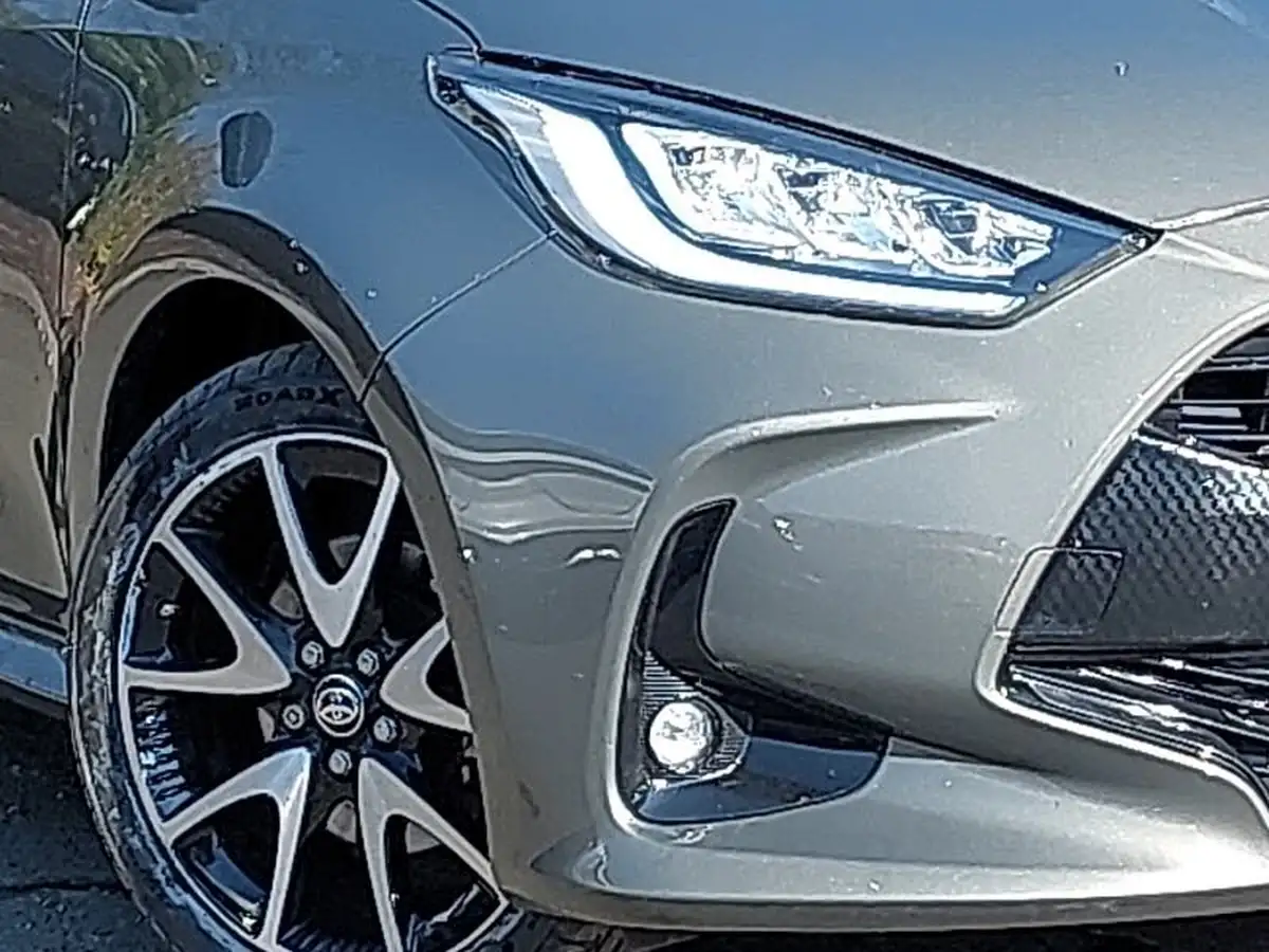 2022-toyota-yaris-15-vvt-i-dynamic-big-8