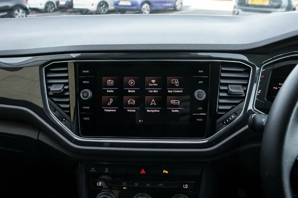 2019-volkswagen-t-roc-16tdi-sel-big-26