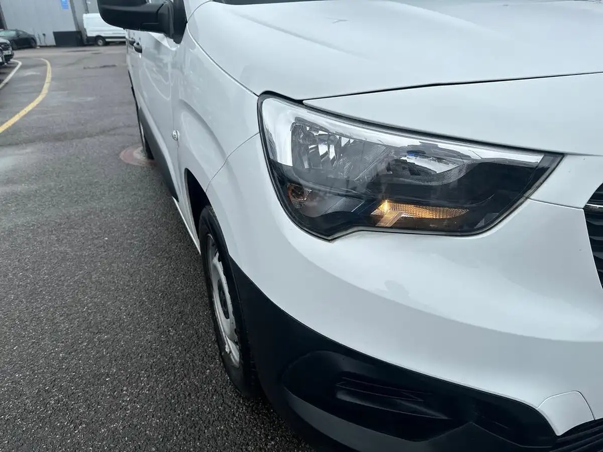 2021-vauxhall-combo-15cdti-dynamic-2300-100pseu6dt-l2h1-panel-big-32