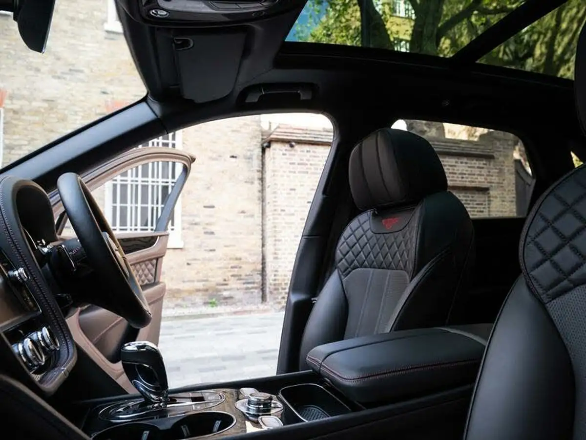 2019-bentley-bentayga-40-v8-big-25