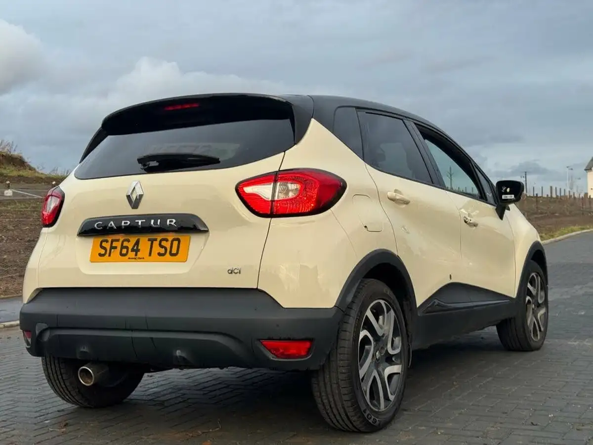 2014-renault-captur-15dci-dynamique-s-90bhp-energyss-big-16