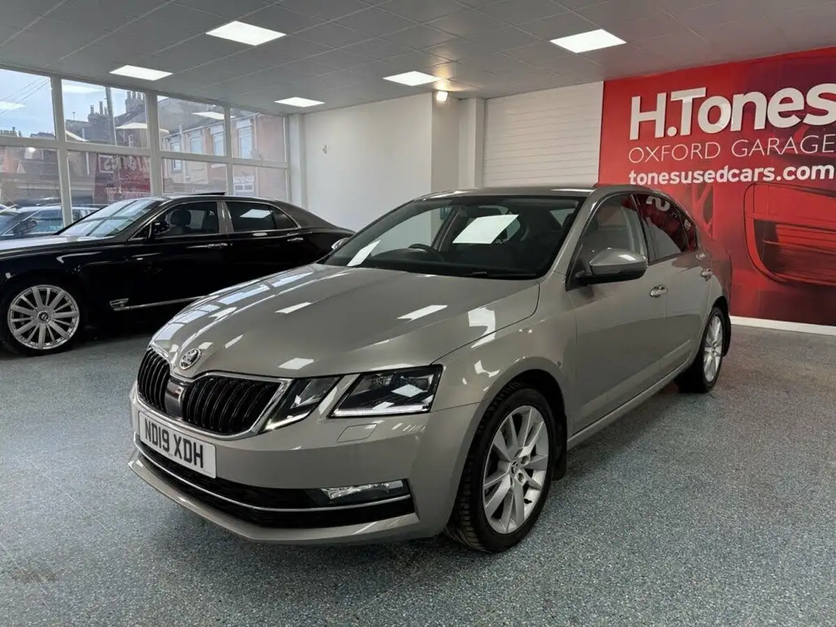 2019-skoda-octavia-15-tsi-se-l-hatchback-dsg-big-21