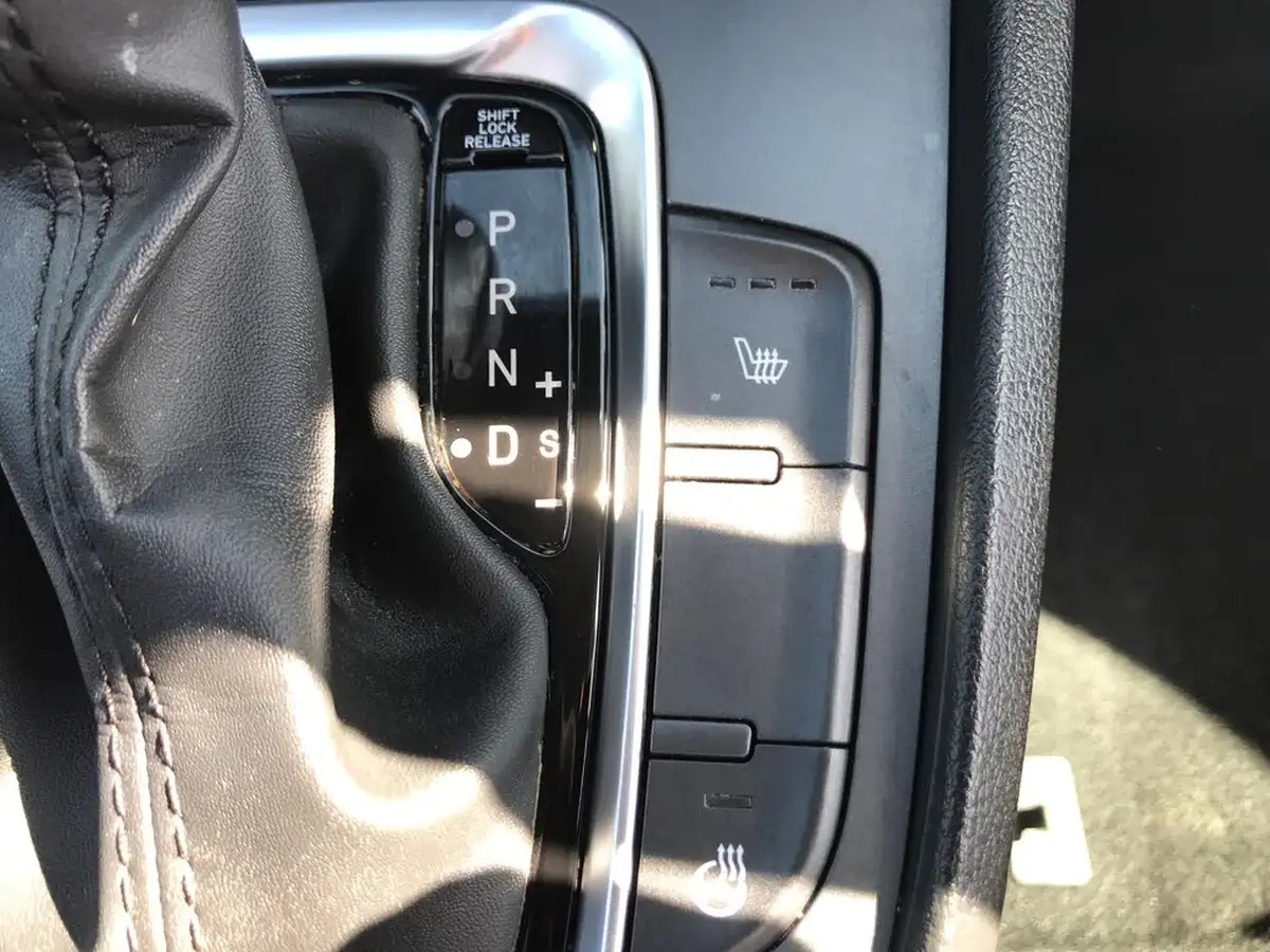 2022-hyundai-kona-16-gdi-premium-big-17