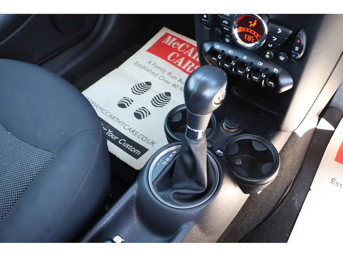 2012-mini-clubman-16-one-auto-big-11