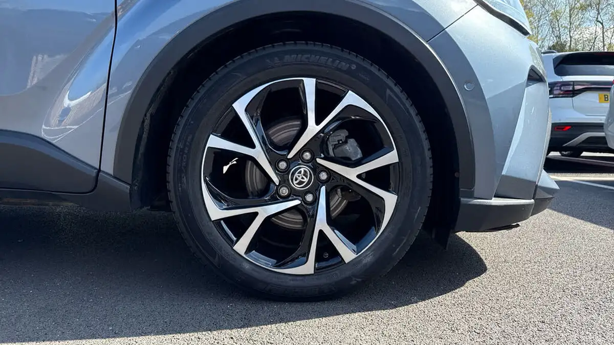 2021-toyota-c-hr-18-vvt-i-design-big-19