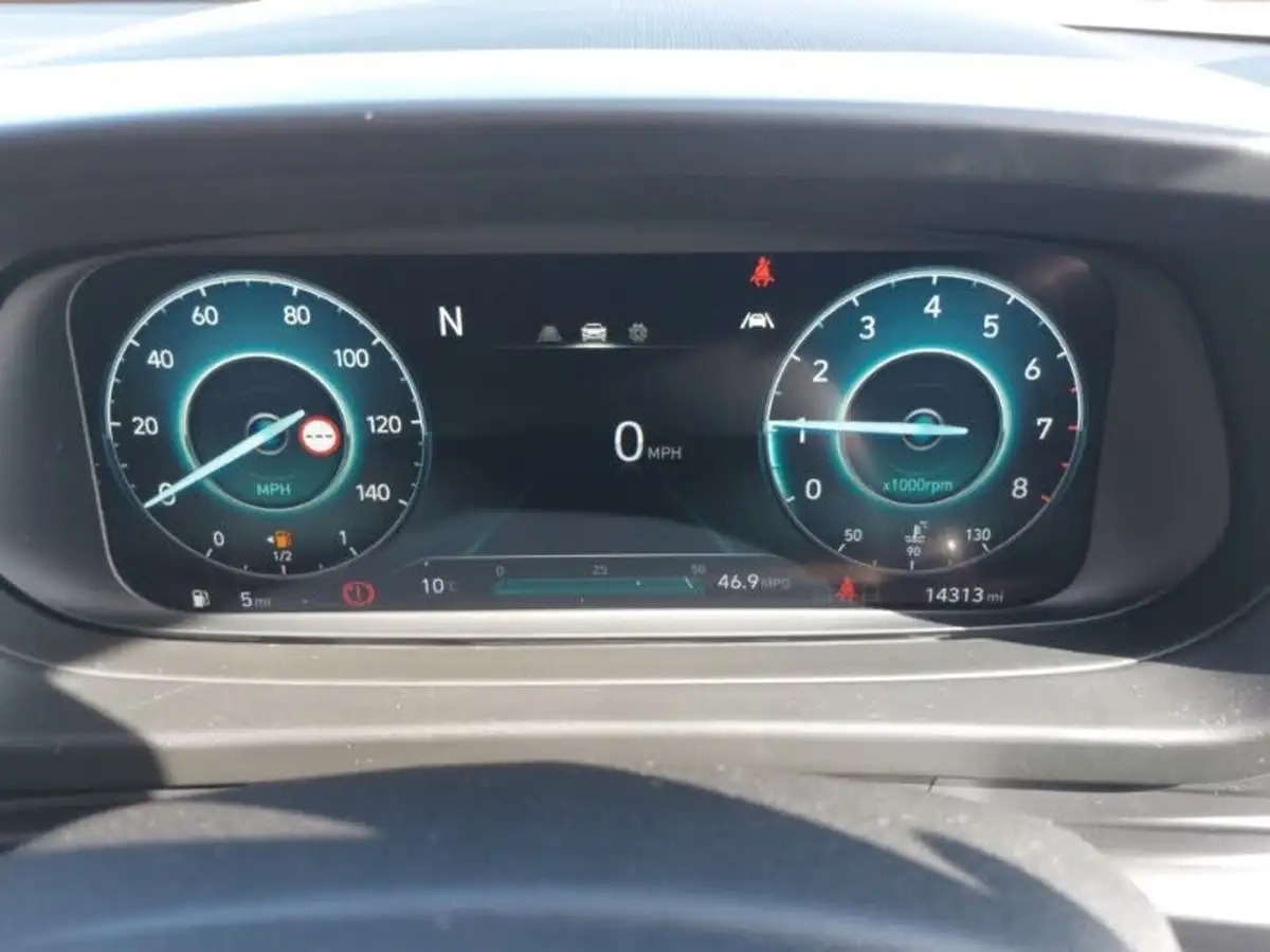 2022-hyundai-i20-10-t-gdi-se-connect-eclutch-imt-big-13