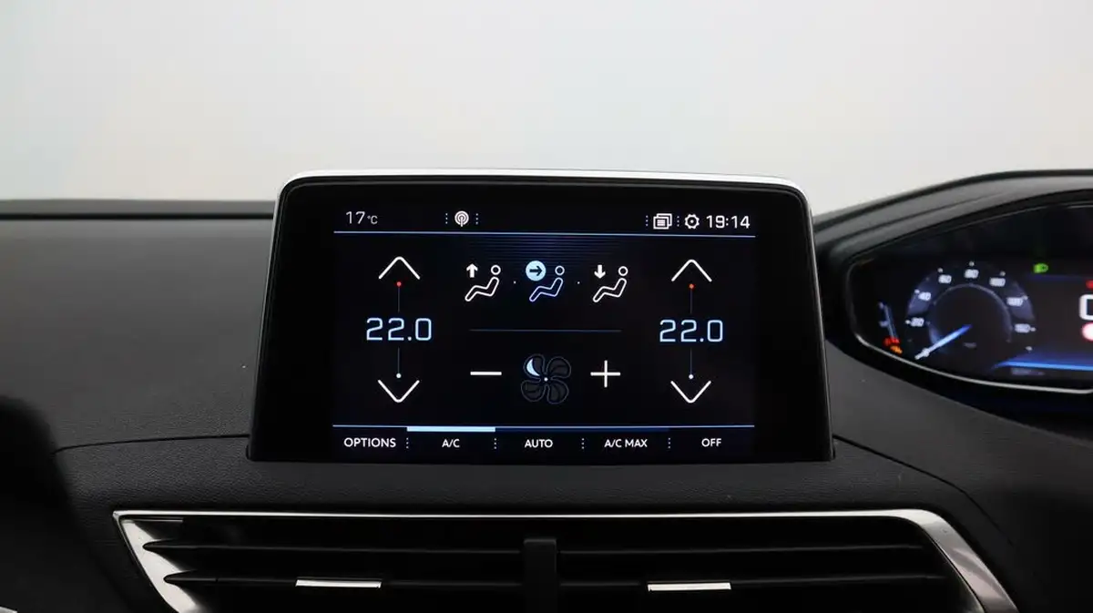 2020-peugeot-5008-suv-12-puretech-allure-big-12