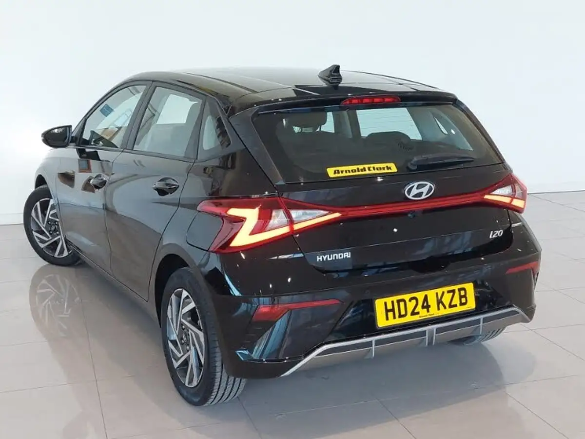 2024-hyundai-i20-10-t-gdi-advance-dct-big-1