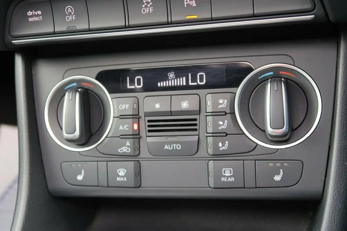 2015-audi-q3-20-quattro-s-line-plus-180ps-ss-tronic-big-30