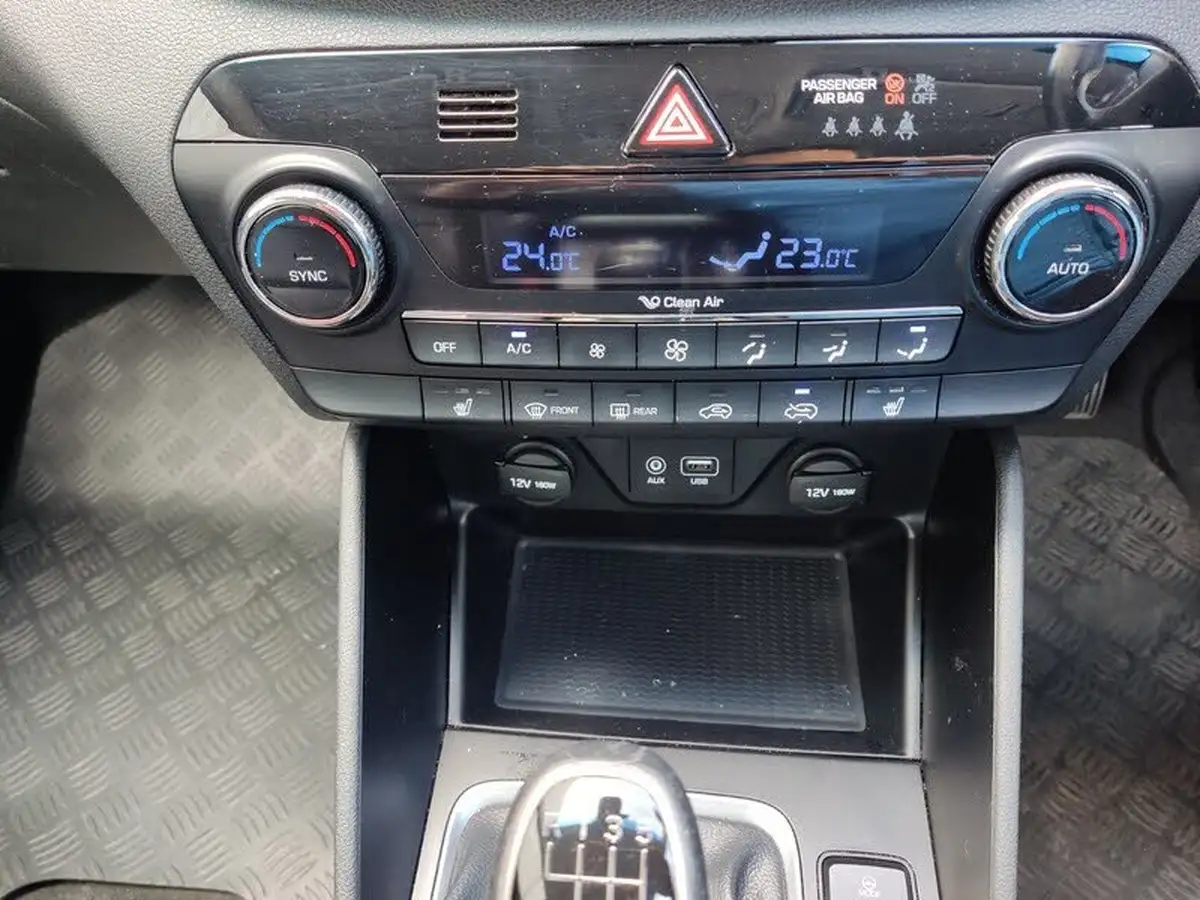 2016-hyundai-tucson-17crdi-blue-drive-premium-116ps-big-21