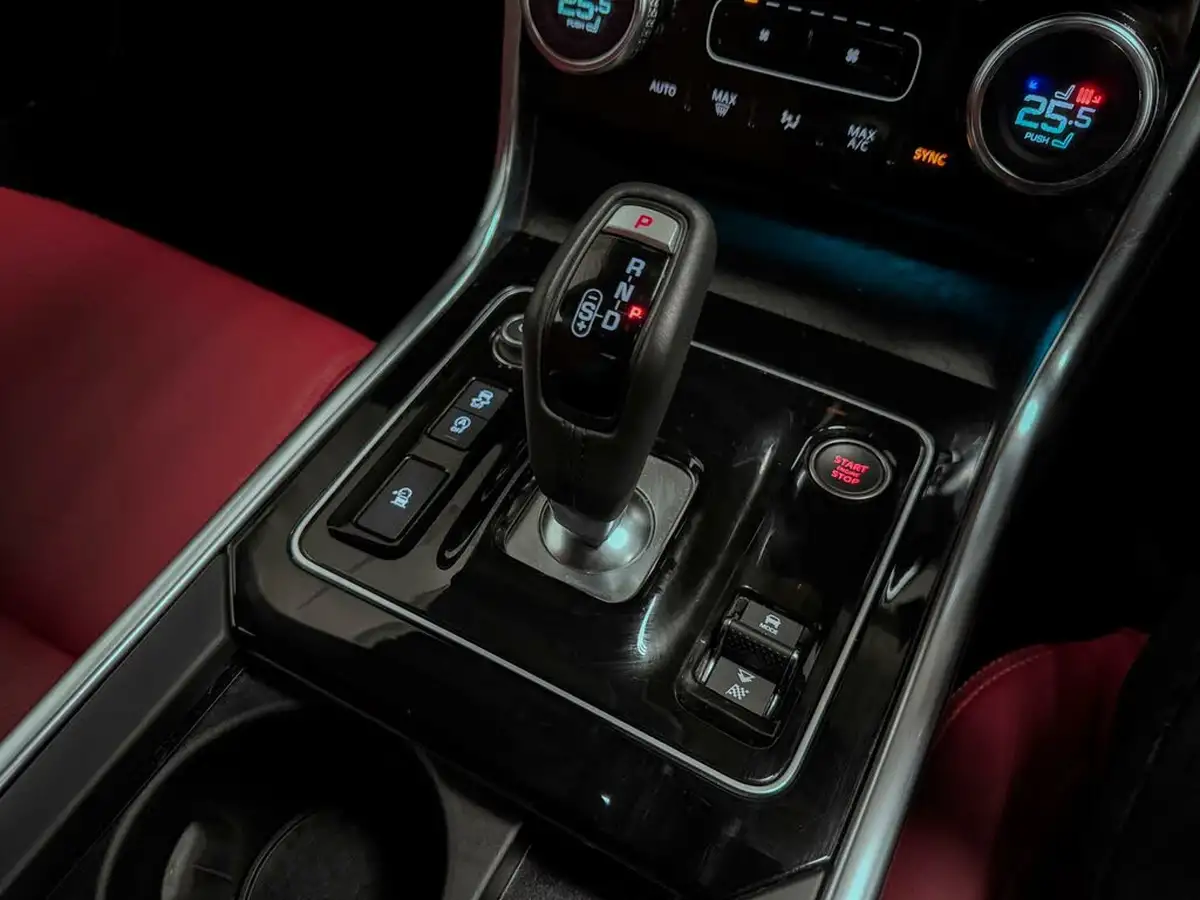 2024-jaguar-xe-20-d200-r-dynamic-s-big-22