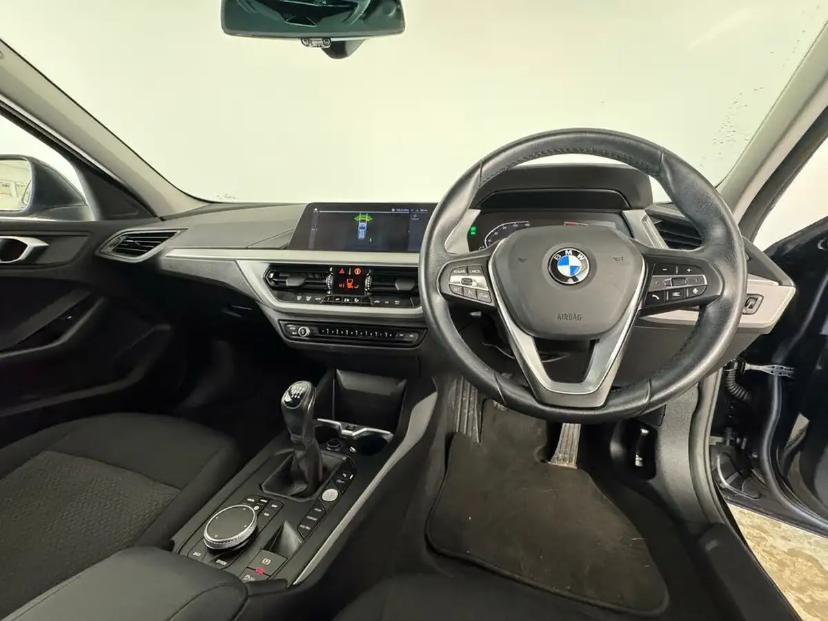 2023-bmw-1-series-15-118i-se-big-22
