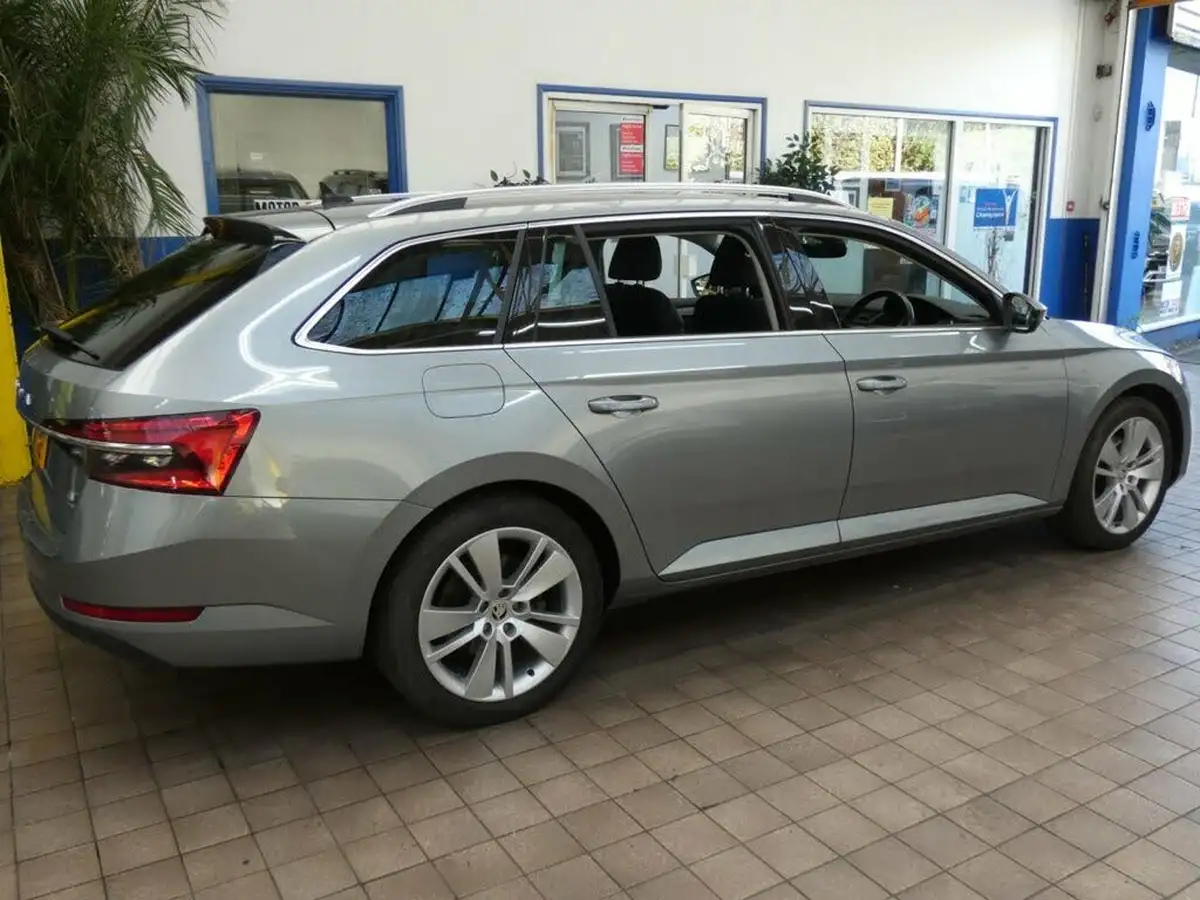 2021-skoda-superb-14-tsi-se-l-estate-big-25