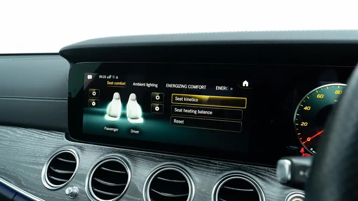 2021-mercedes-benz-e-class-20d-e220d-amg-line-night-edition-premium-plus-saloon-4d-big-25