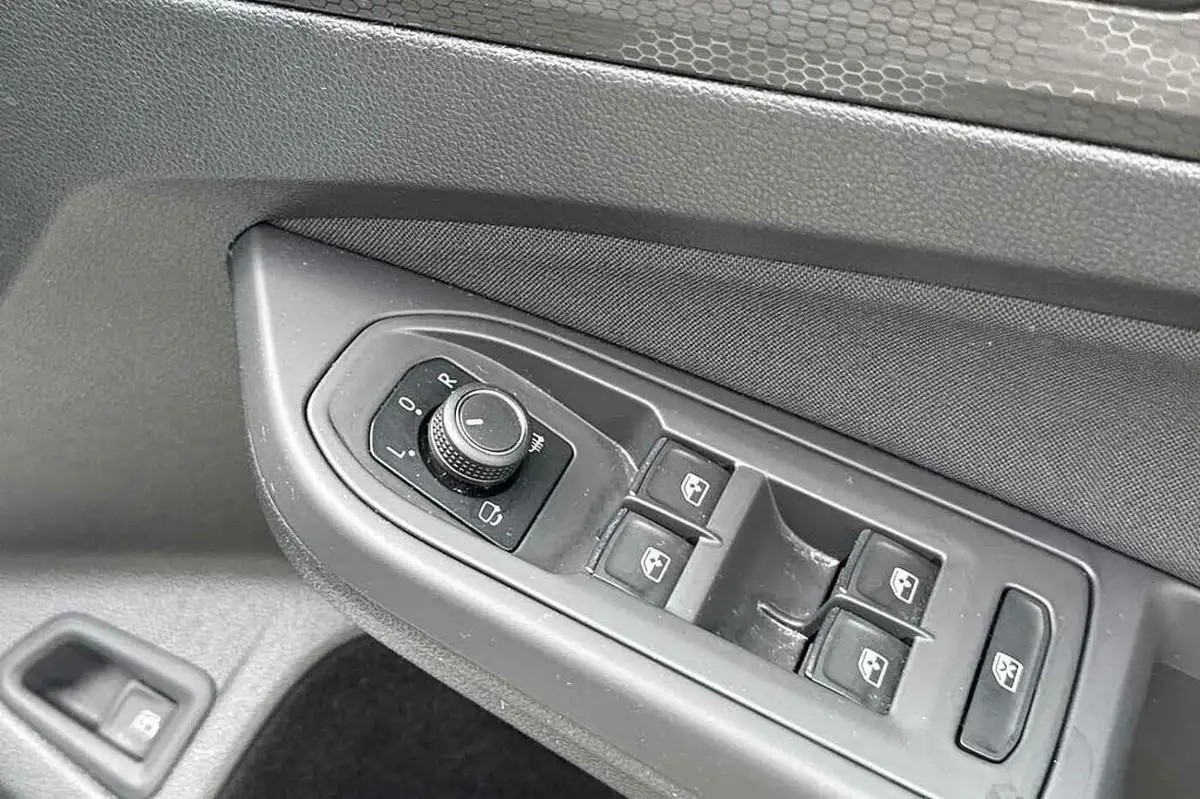 2021-volkswagen-golf-14-tsi-gte-big-27