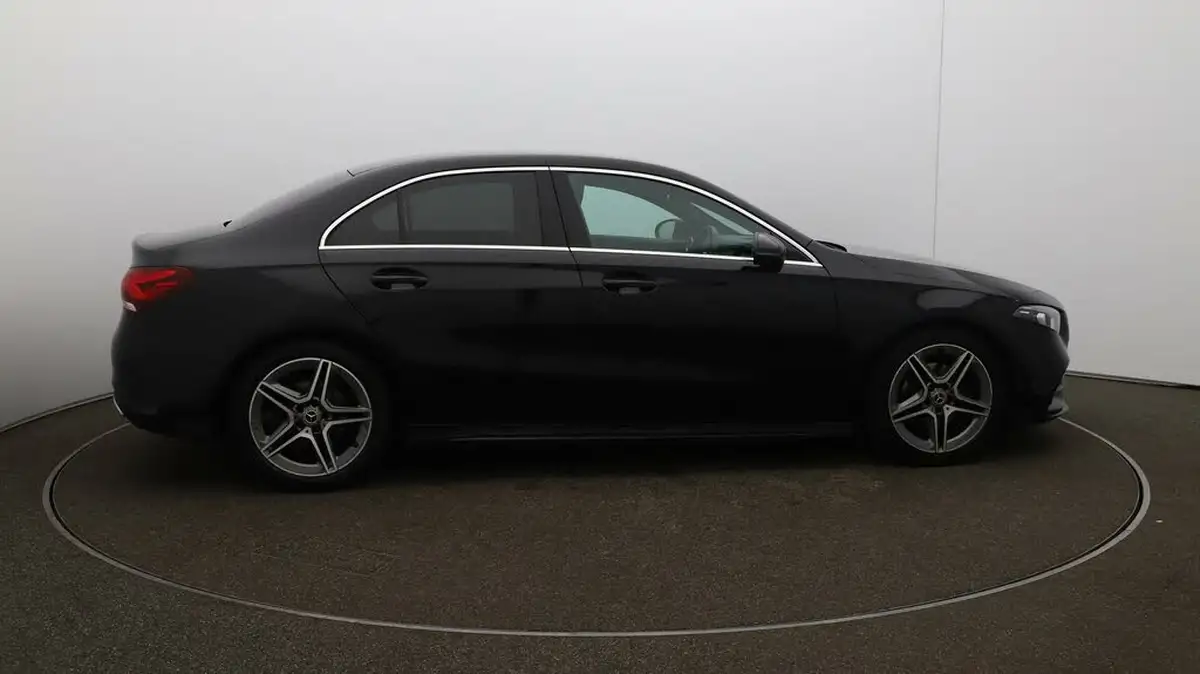 2020-mercedes-benz-a-class-13-a200-amg-line-saloon-4d-7g-dct-big-40