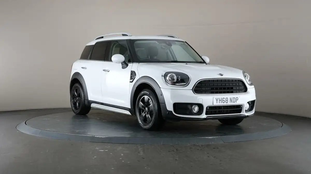 2019-mini-countryman-20td-cooper-d-classic-auto-big-46