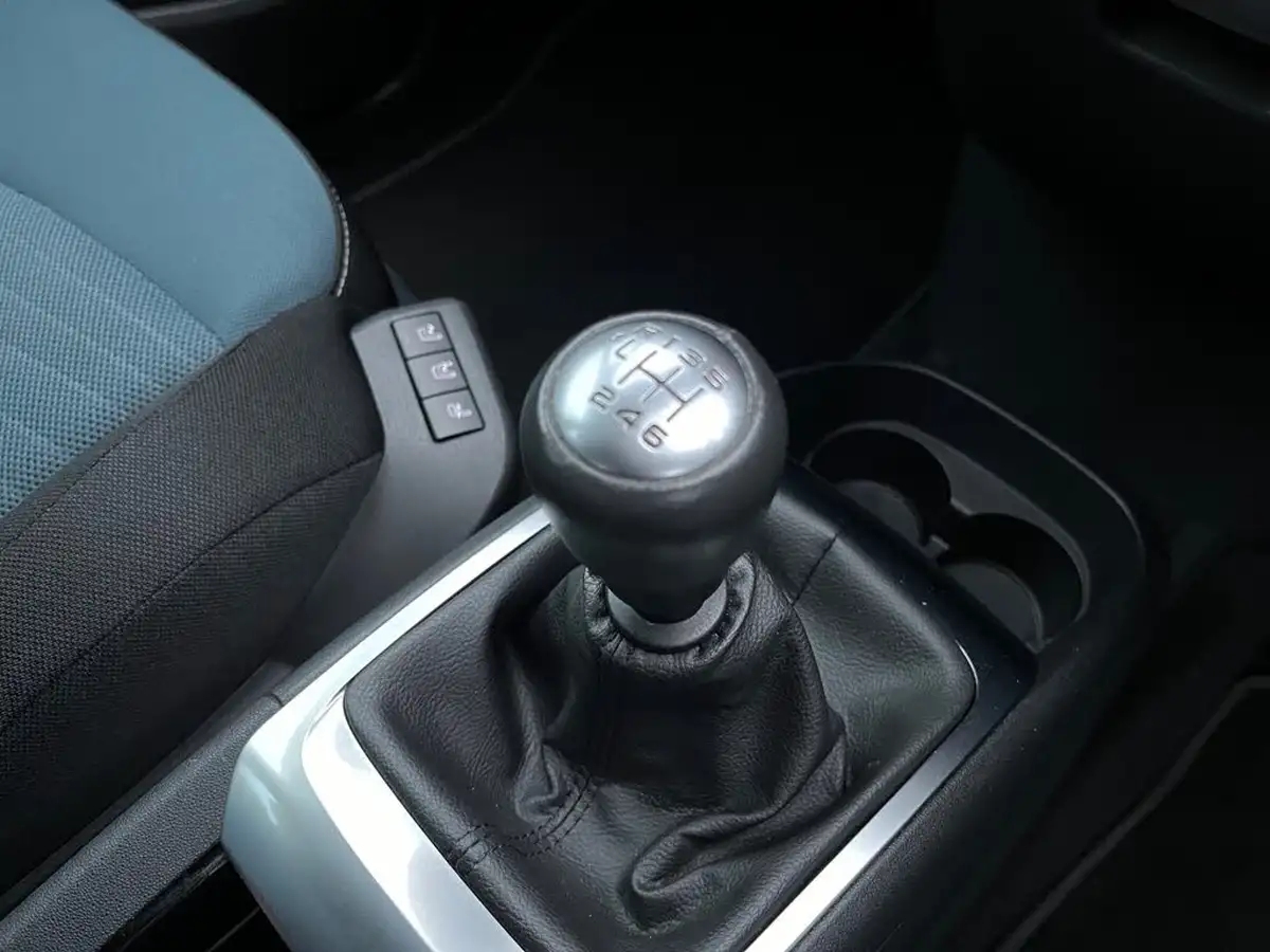 2017-citroen-c4-picasso-16bluehdi-feel-big-27
