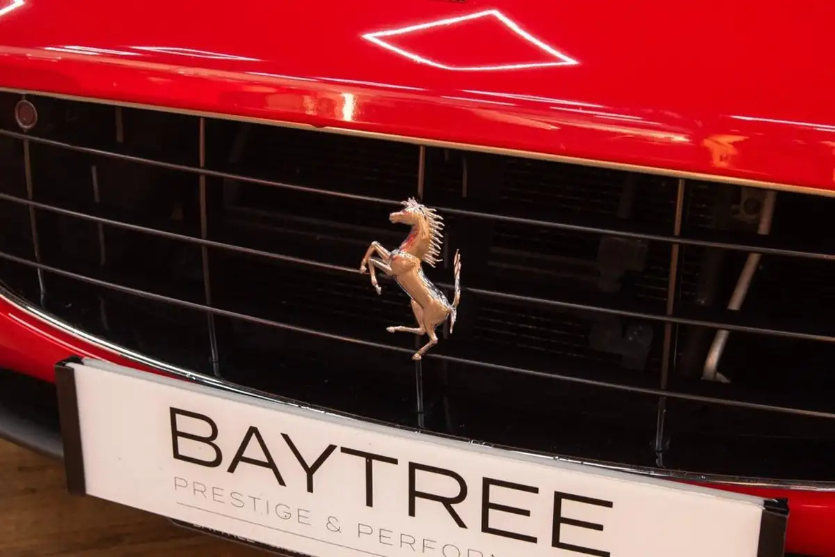2012-ferrari-california-43-big-11