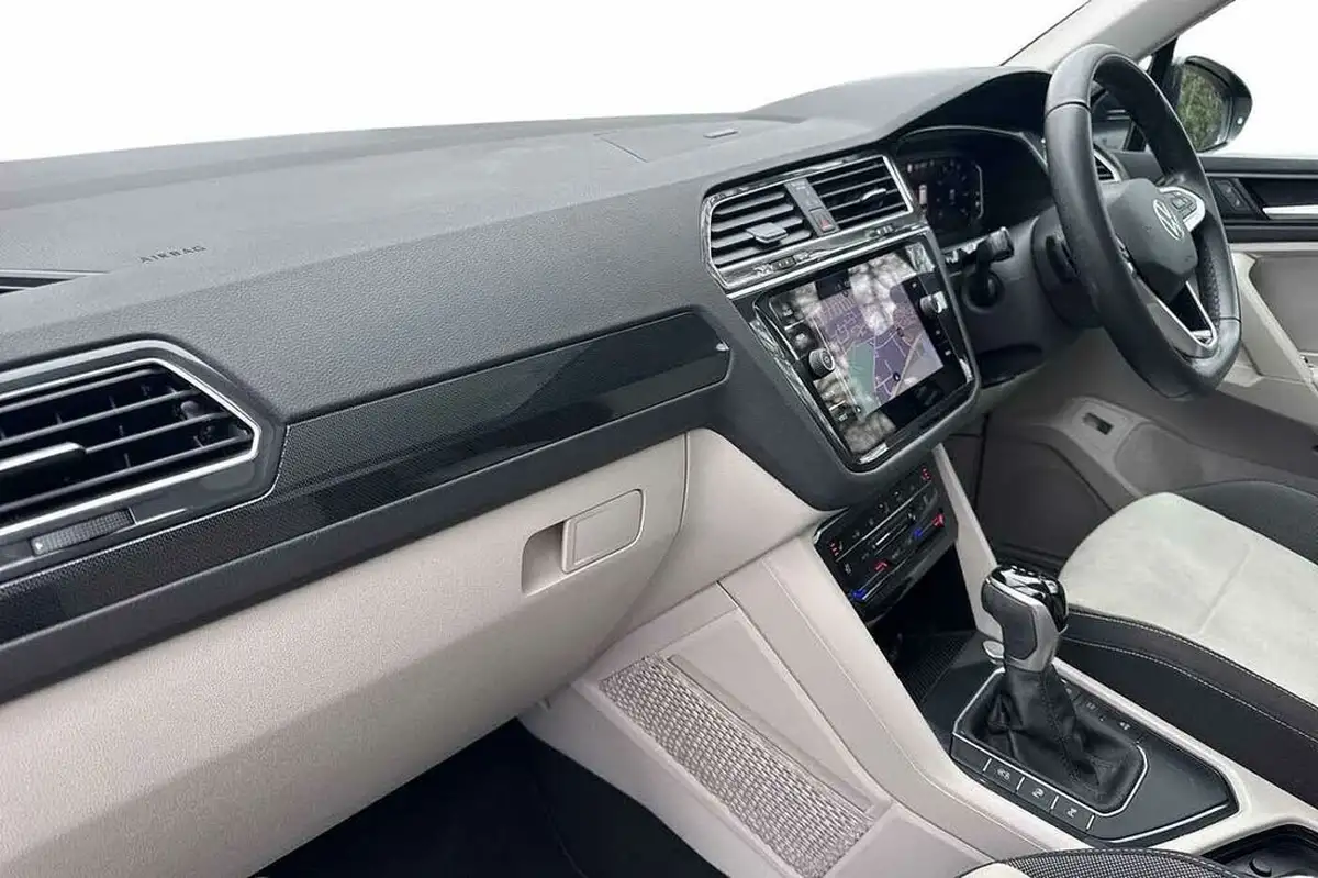 2022-volkswagen-tiguan-15-tsi-elegance-big-1