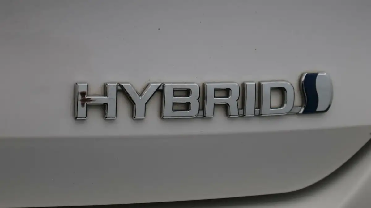 2021-toyota-corolla-18-vvt-i-design-trk-hatchback-5d-big-23