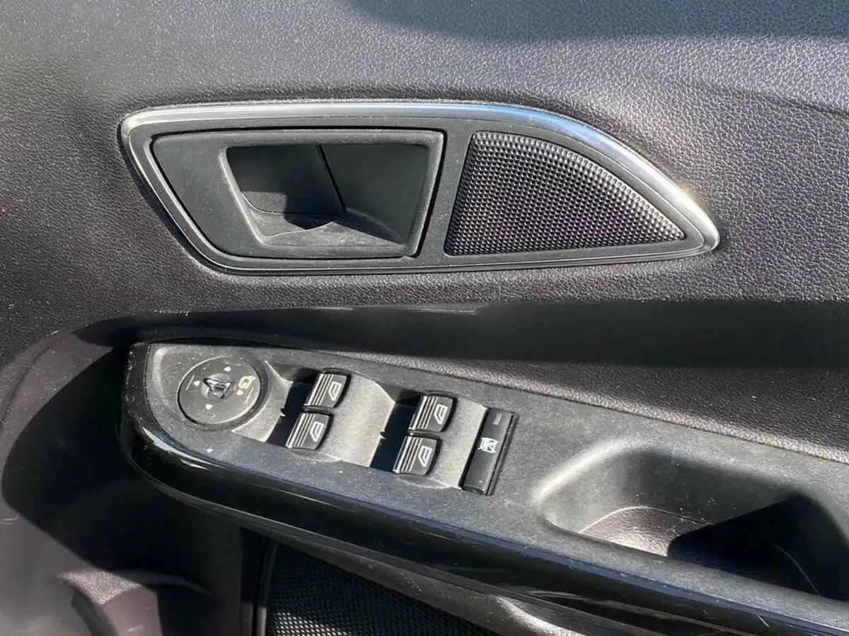 2013-ford-b-max-16-zetec-big-19