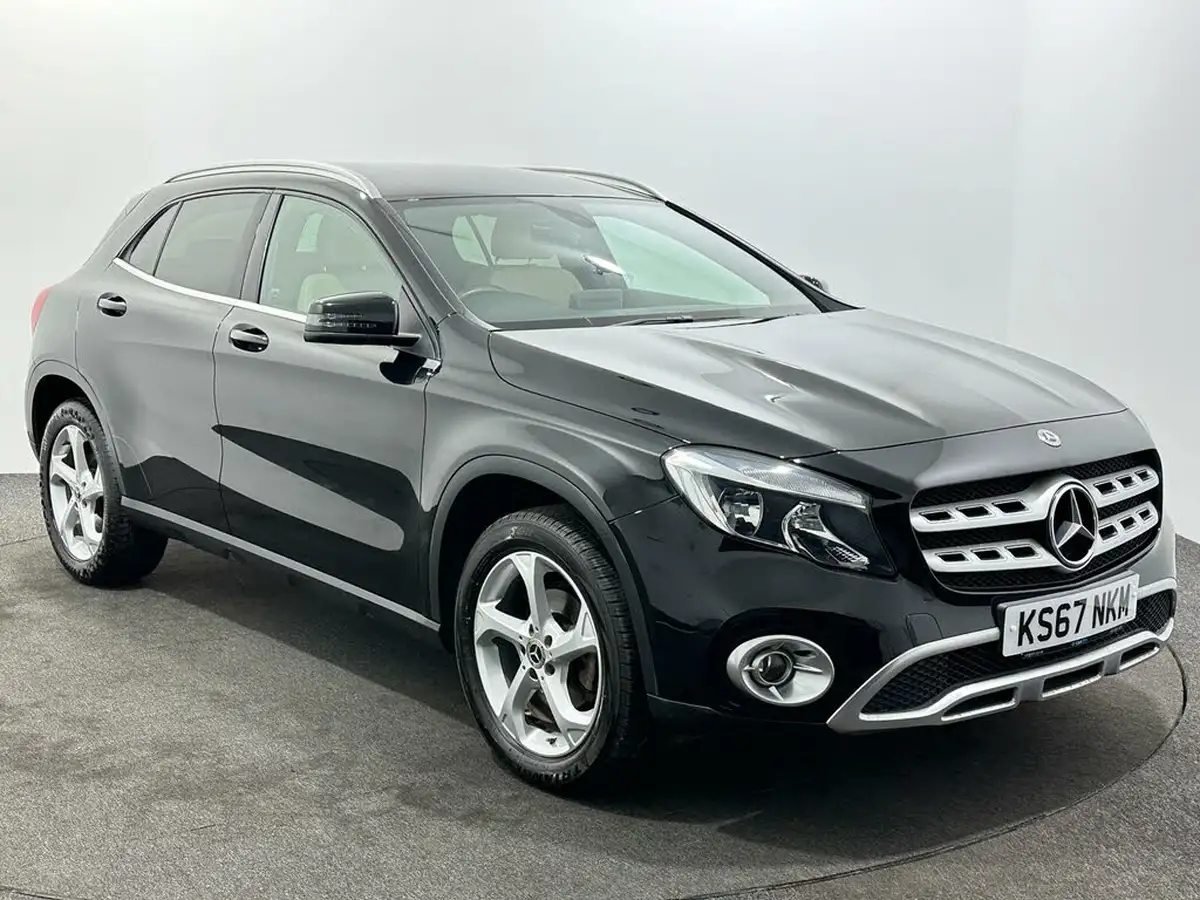 2017-mercedes-benz-gla-class-16-gla-200-sport-big-0