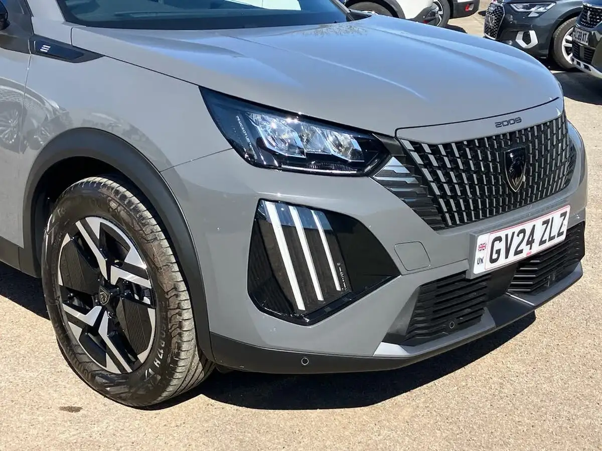 2024-peugeot-2008-suv-e-allure-136ps-50kwh-big-32
