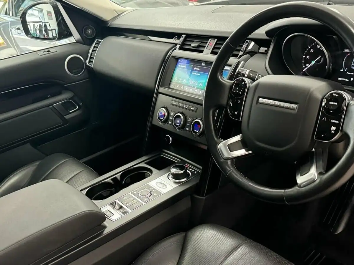 2019-land-rover-discovery-30-sd-v6-anniversary-edition-big-31