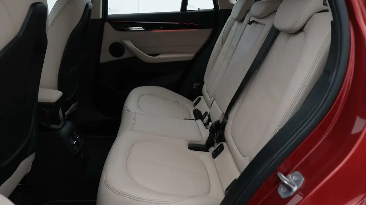 2022-bmw-x1-20-xdrive20i-xline-big-16