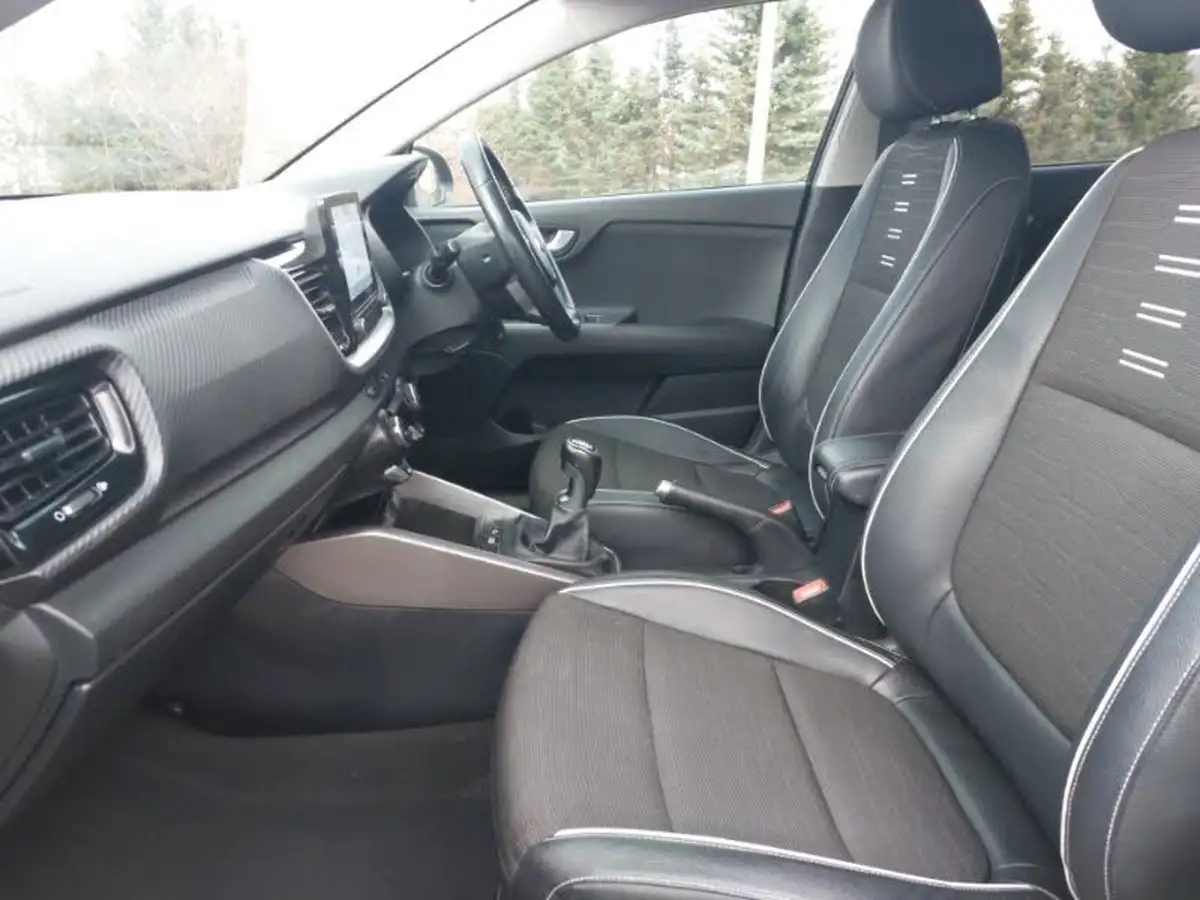 2021-kia-stonic-10-t-gdi-gt-line-big-4