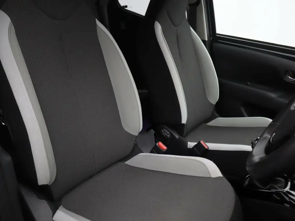 2018-toyota-aygo-10-vvt-i-x-press-71bhp-big-7