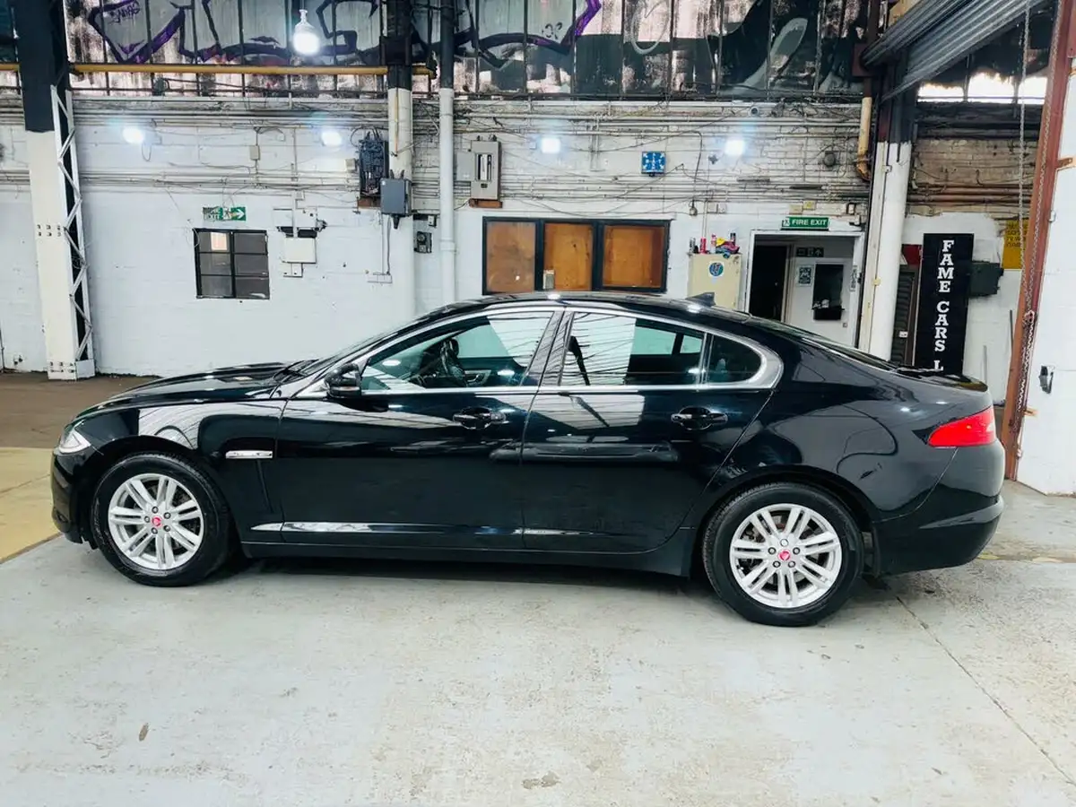 2014-jaguar-xf-22td-luxury-163ps-saloon-4d-big-7