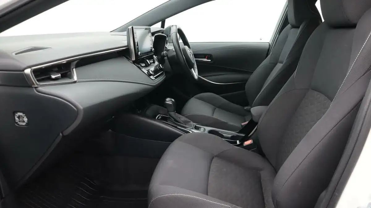2021-toyota-corolla-18-vvt-i-icon-tech-spare-wheel-touring-sports-5d-big-14
