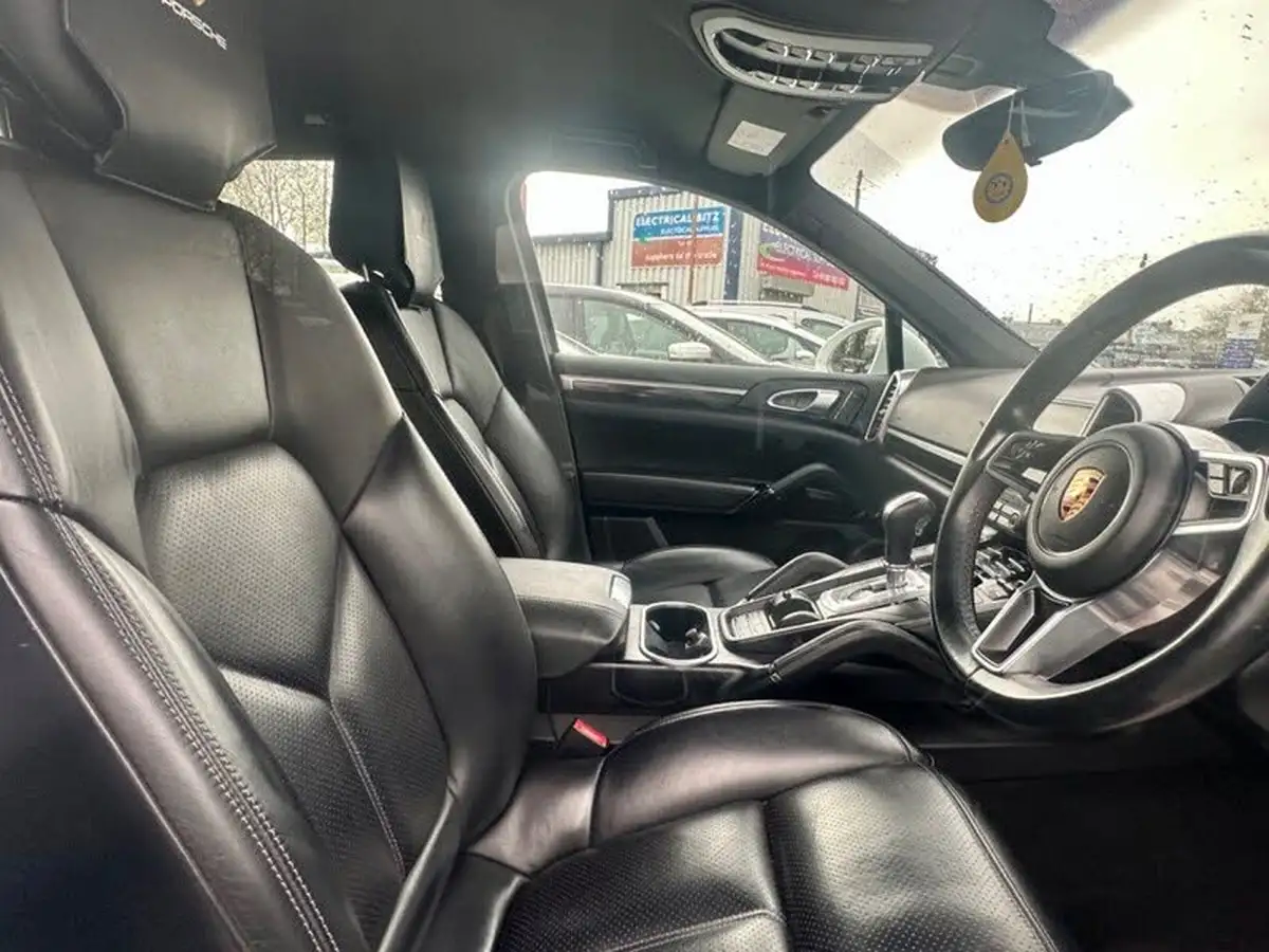 2016-porsche-cayenne-30td-big-9