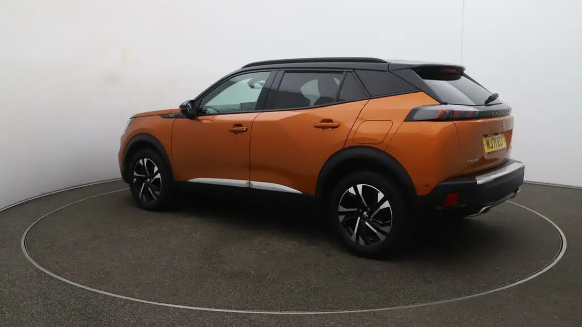 2021-peugeot-2008-suv-12-puretech-gt-big-30