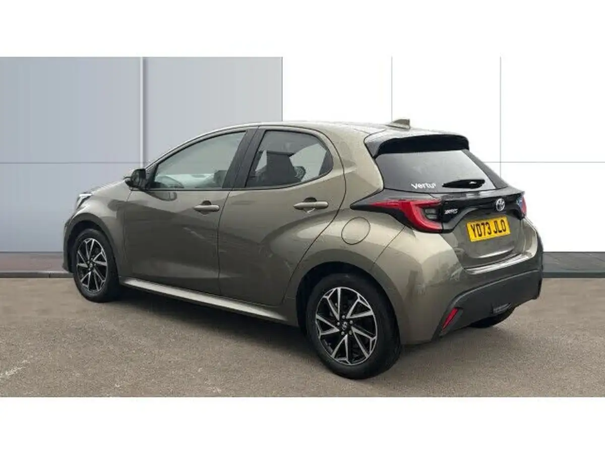 2023-toyota-yaris-15-vvt-i-design-big-1