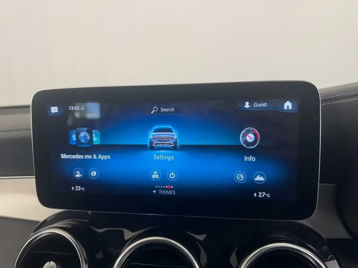 2022-mercedes-benz-glc-class-20d-glc220d-amg-line-195ps-station-wagon-5d-1950cc-4matic-plus-big-43