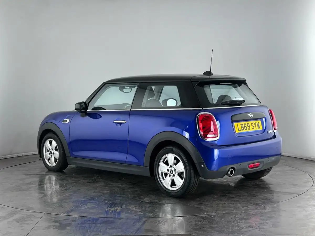 2019-mini-cooper-15-cooper-classic-hatchback-3d-auto-big-2