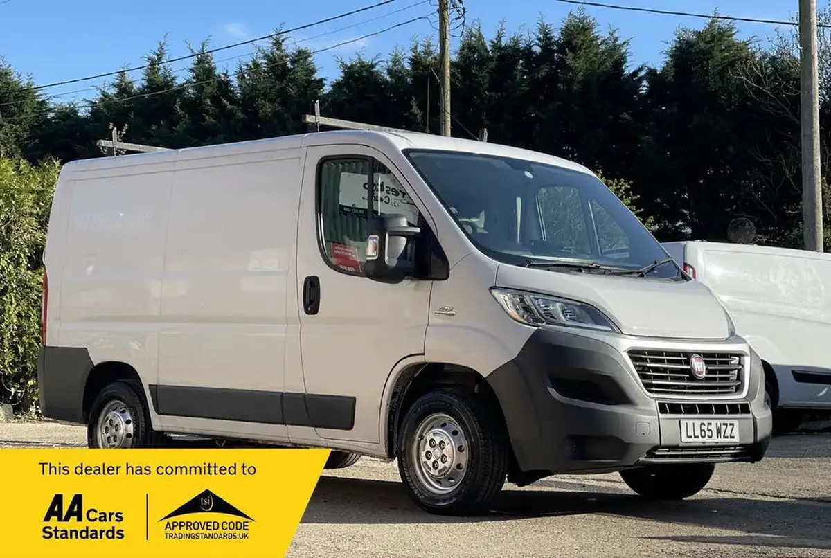 2015-fiat-ducato-23td-35-sh1-130-big-0