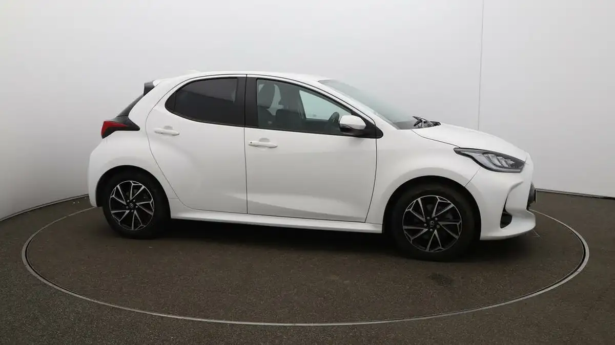 2022-toyota-yaris-15-vvt-i-design-big-40