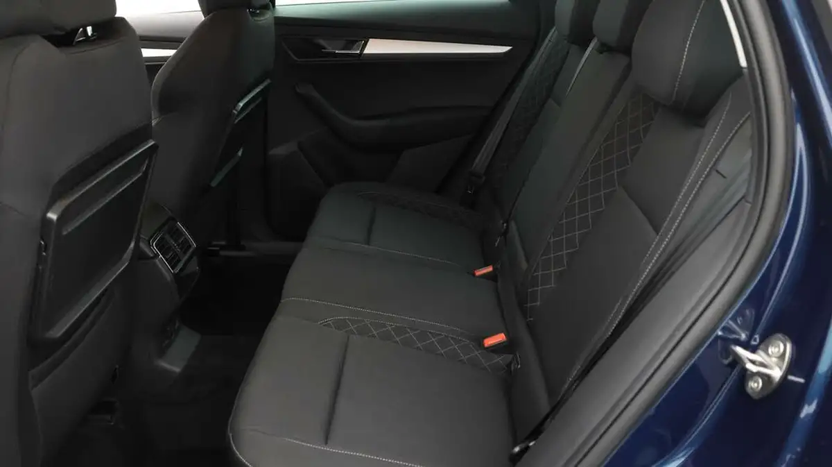 2020-skoda-karoq-15-tsi-se-dsg-big-15