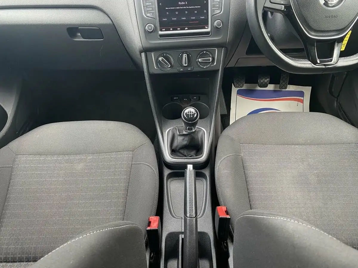 2015-volkswagen-polo-12-tsi-se-5d-big-27