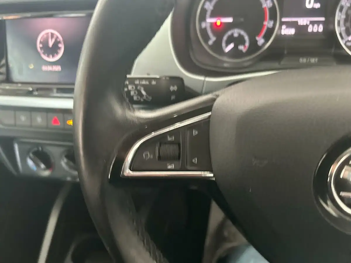 2018-skoda-fabia-10-mpi-se-ss-hatchback-big-20