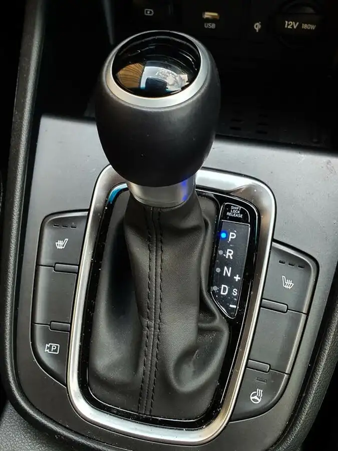 2022-hyundai-kona-16-gdi-premium-big-21