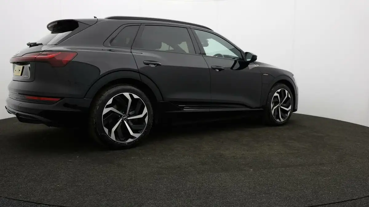 2022-audi-e-tron-55e-black-edition-station-wagon-big-26