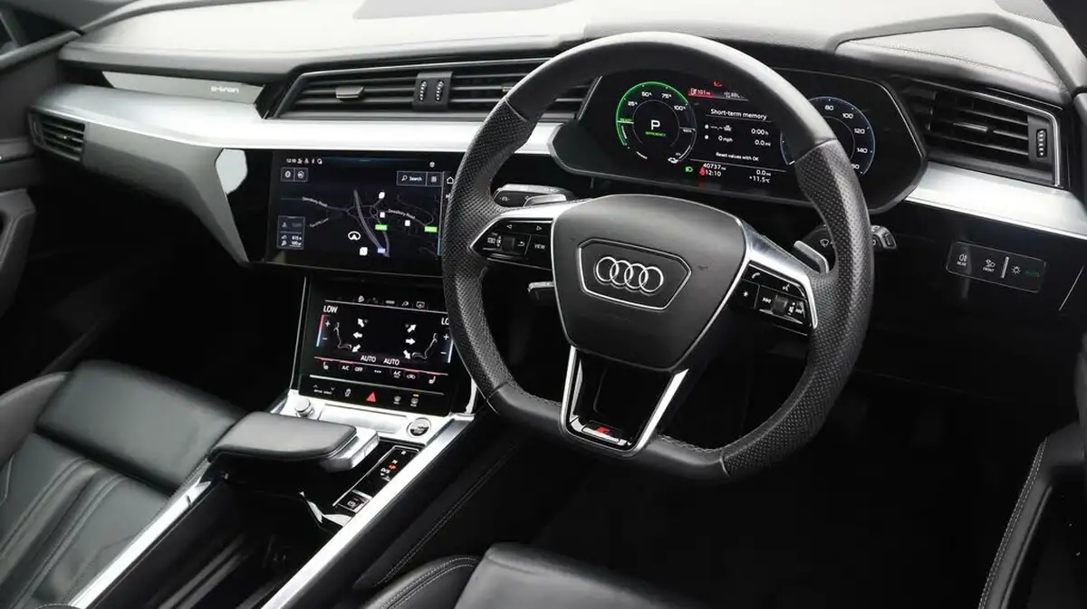 2022-audi-e-tron-55e-black-edition-station-wagon-big-8