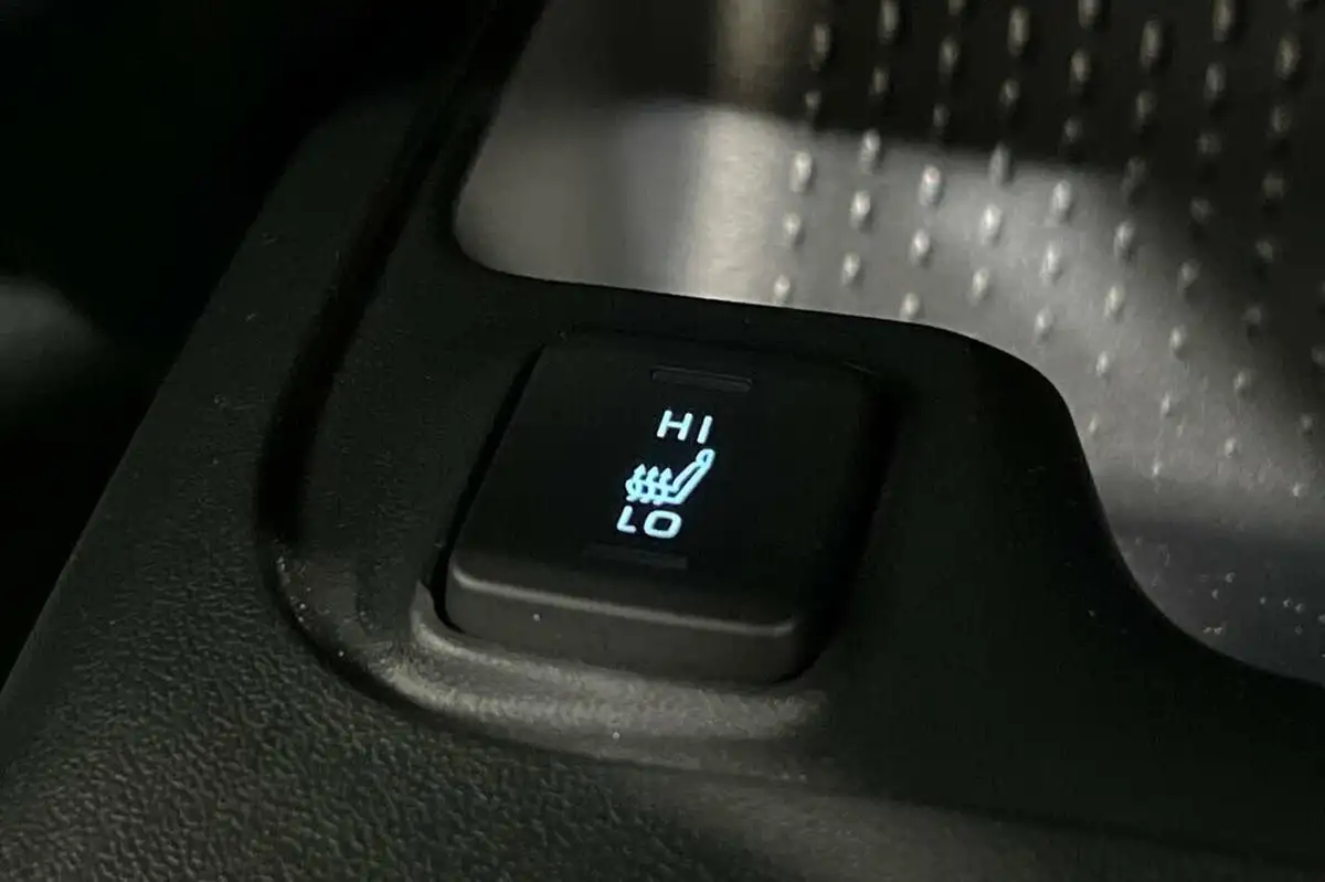 2022-toyota-corolla-18-vvt-i-icon-tech-trk-hatchback-5d-big-30