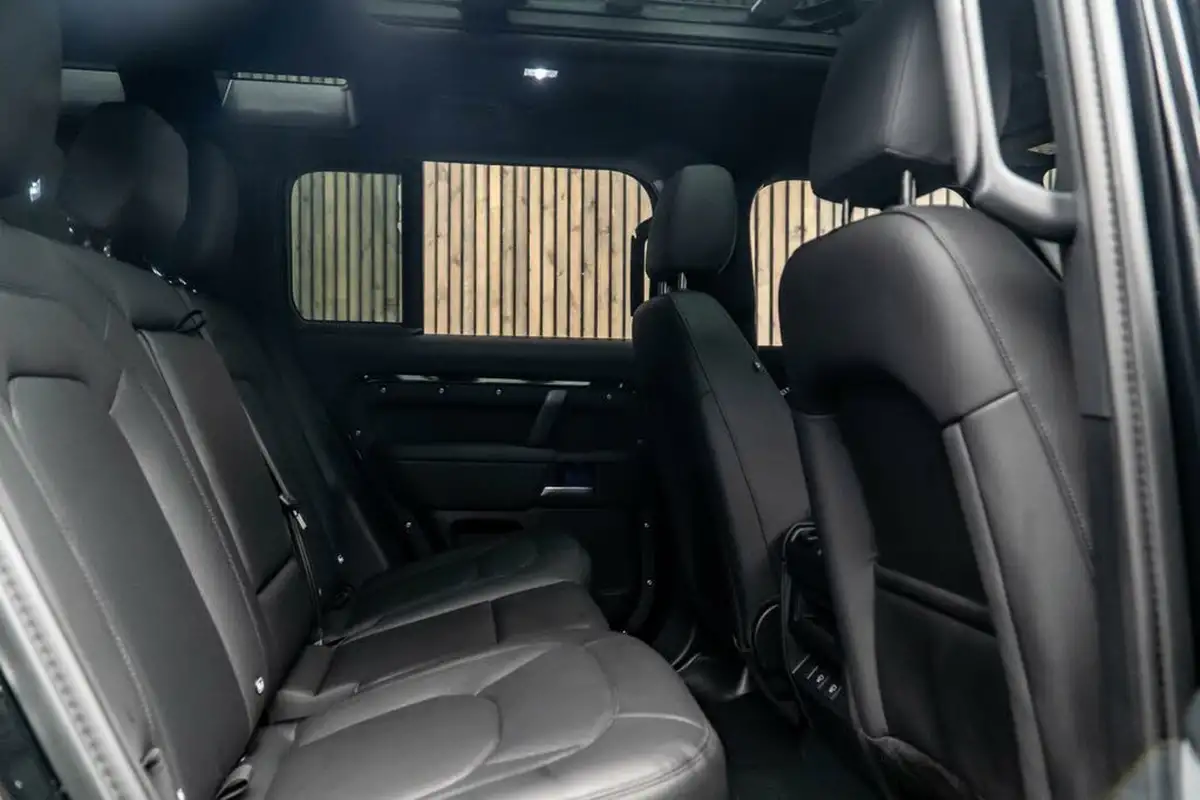 2024-land-rover-110-defender-30-d350-x-dynamic-se-big-38