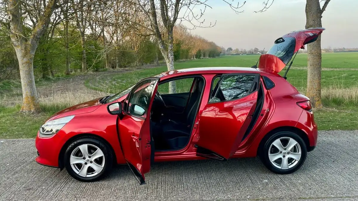 2014-renault-clio-12-dynamique-big-16